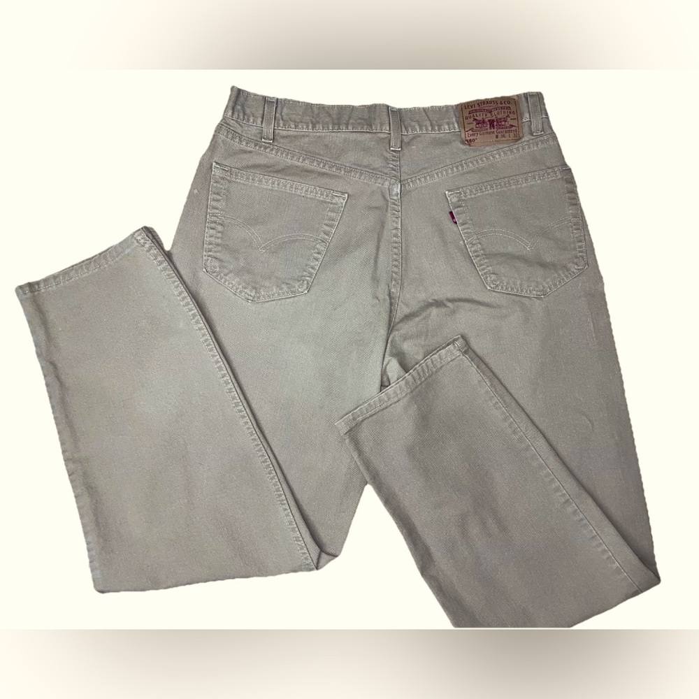 Vintage Levis 550 Relaxed Fit 36x32 Mens Khaki Jeans Pants
Made in USA 1990s Y2K